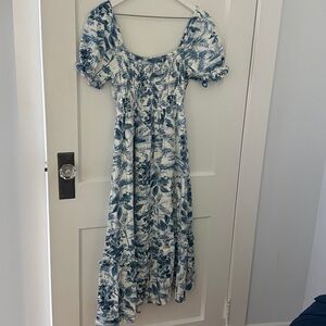 Blue and White Floral Women's Dress, smocked, worn once ! Size small. Line blend